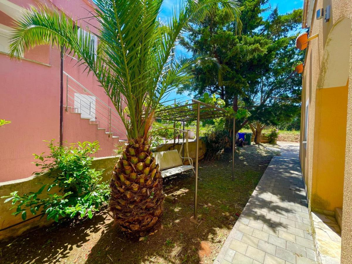 Apartments Vitalia Premantura Luaran gambar